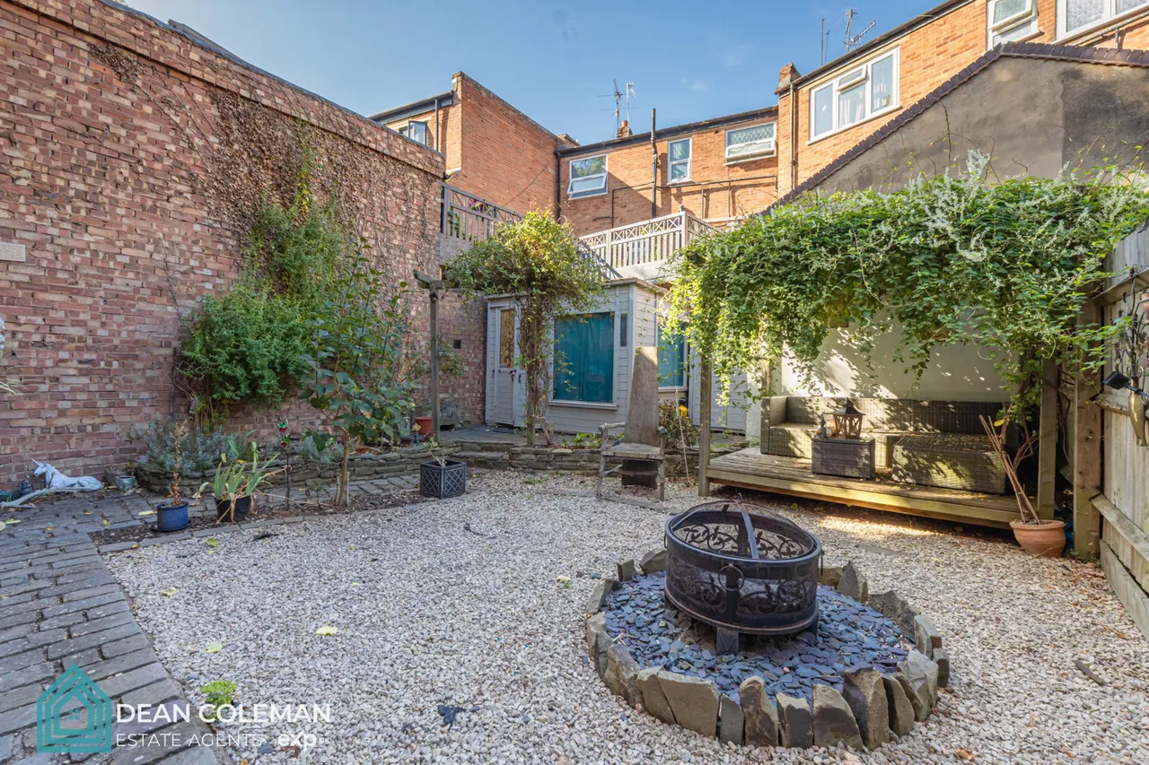 City Walls Road, Worcester, photo 4