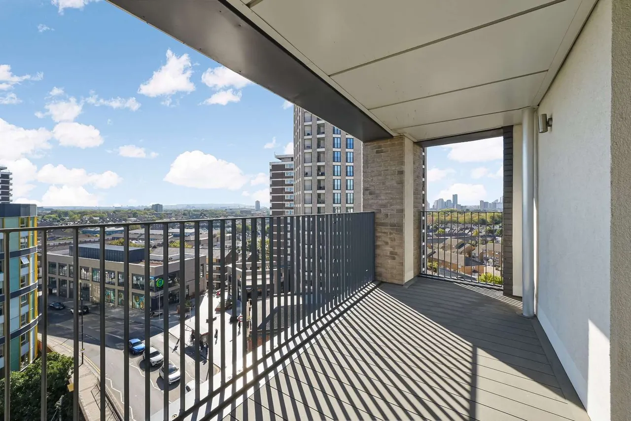 Plaistow Road, London, E13, photo 4