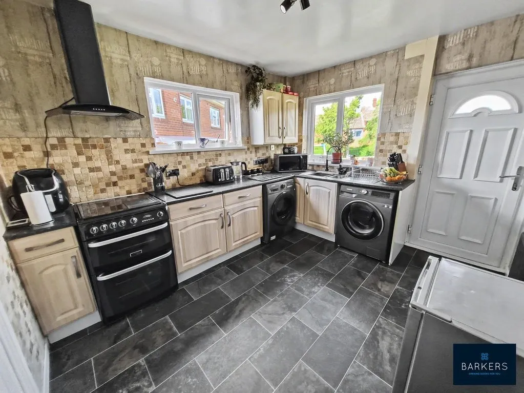 Nussey Avenue Birstall, Batley WF17 9QP, photo 6