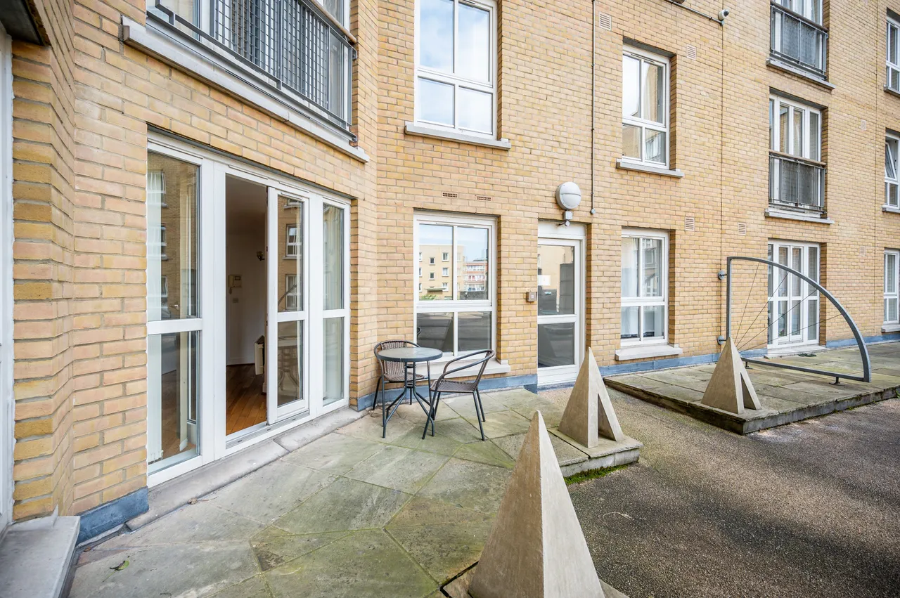 Flat 108 Dryden Building, 37-39 Commercial Road, London, photo 3