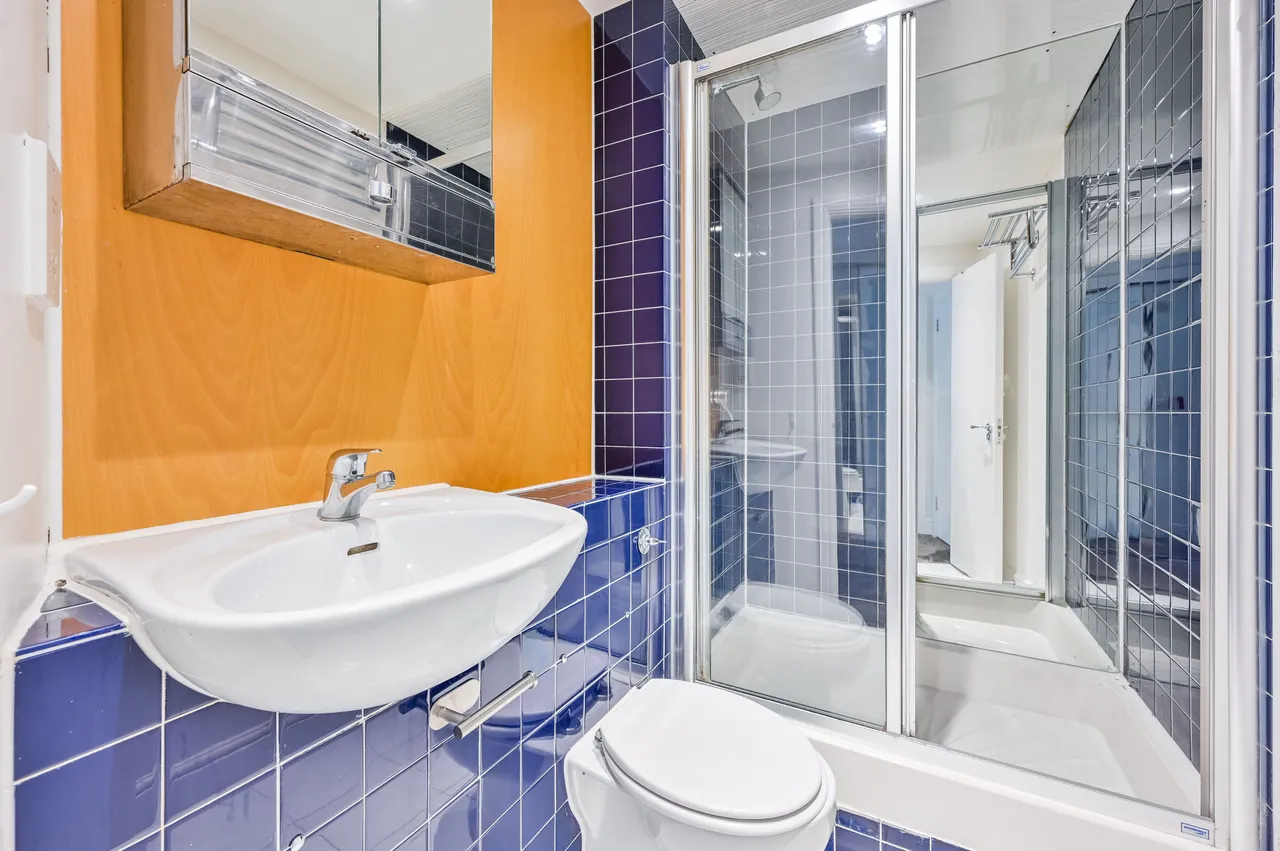 Flat 108 Dryden Building, 37-39 Commercial Road, London, photo 7