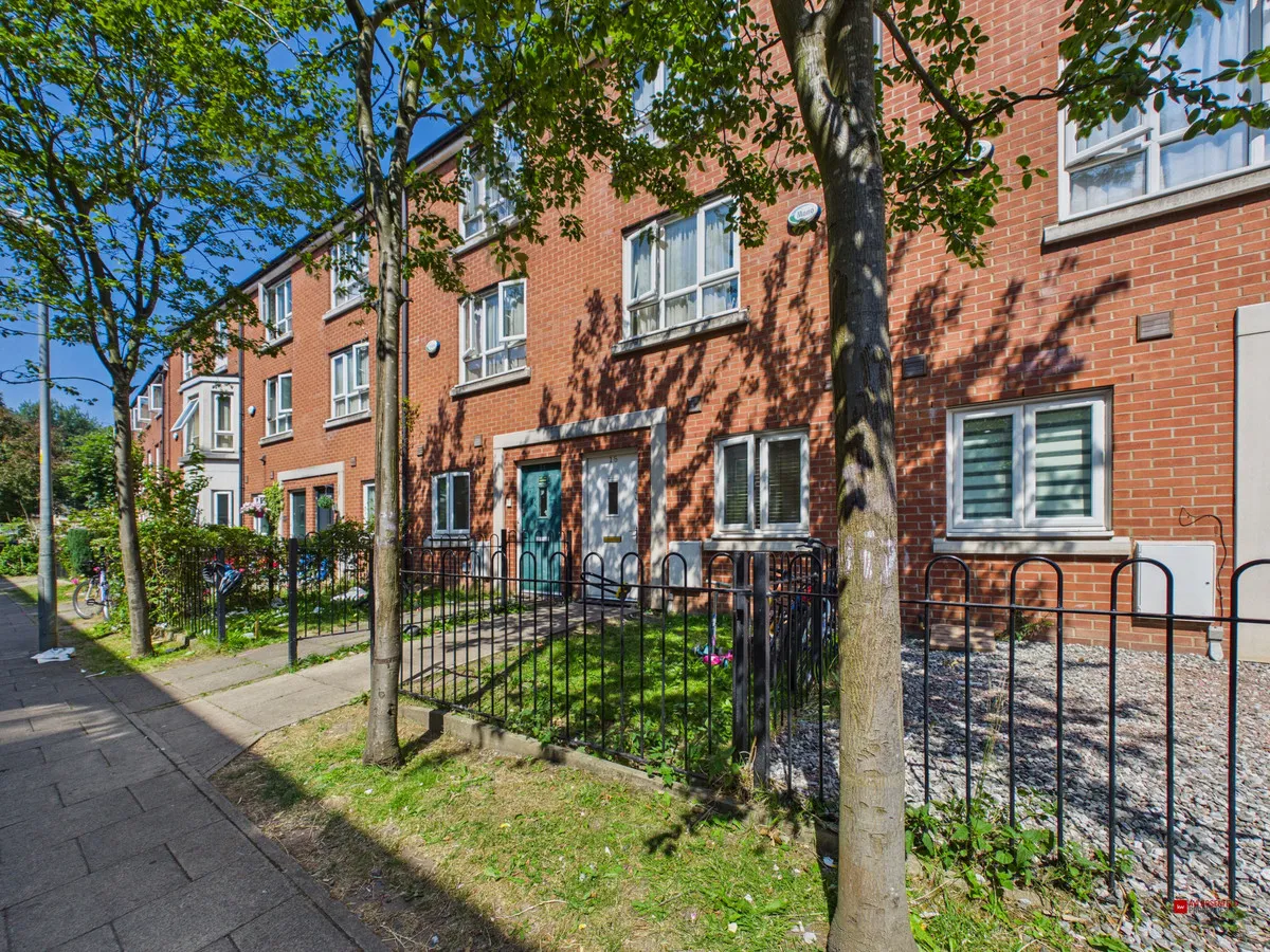 4 bed house for sale, Topfields Grove, Salford, M7