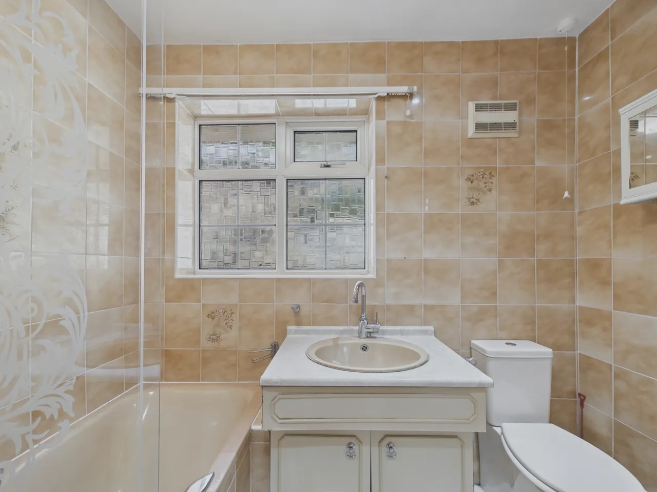 East Mead, Ruislip, HA4, photo 20