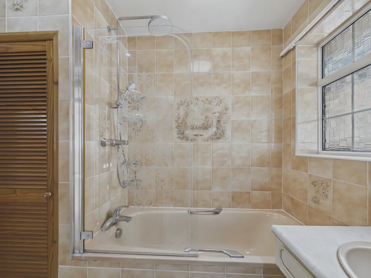 East Mead, Ruislip, HA4, photo 15