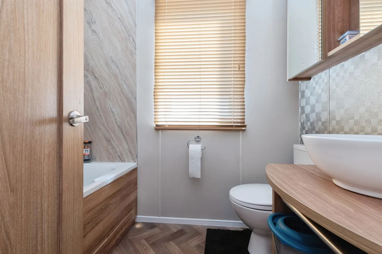Lyndhurst Road, Landford, SP5, photo 11