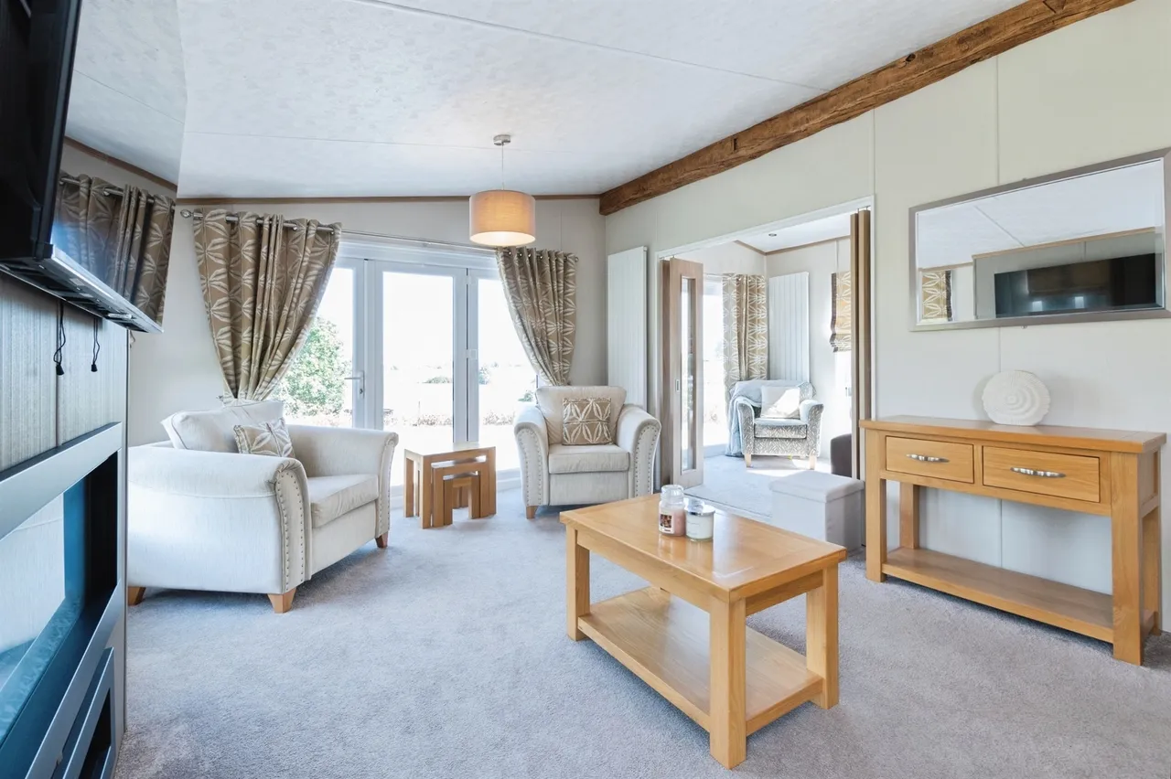 Lyndhurst Road, Landford, SP5, photo 9