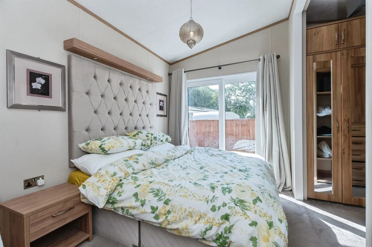 Lyndhurst Road, Landford, SP5, photo 10