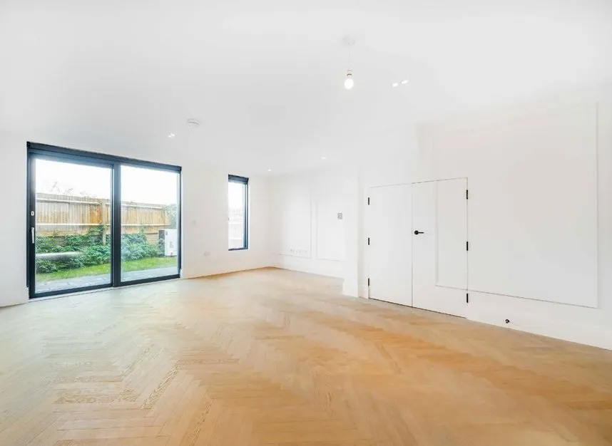 Bryanston Close, Norwood Green, UB2, photo 2