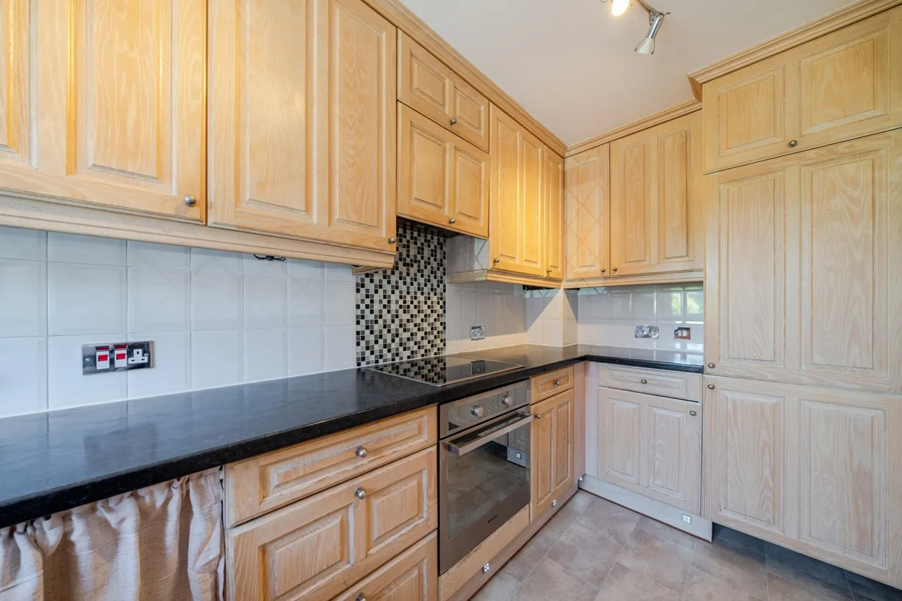 Gables Close, SE12, photo 12