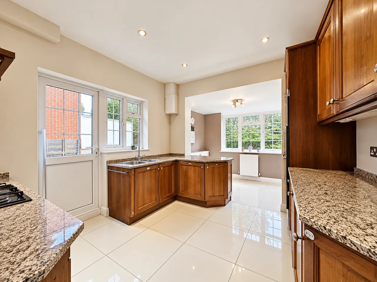 Fairview Way, Edgware, HA8, photo 3