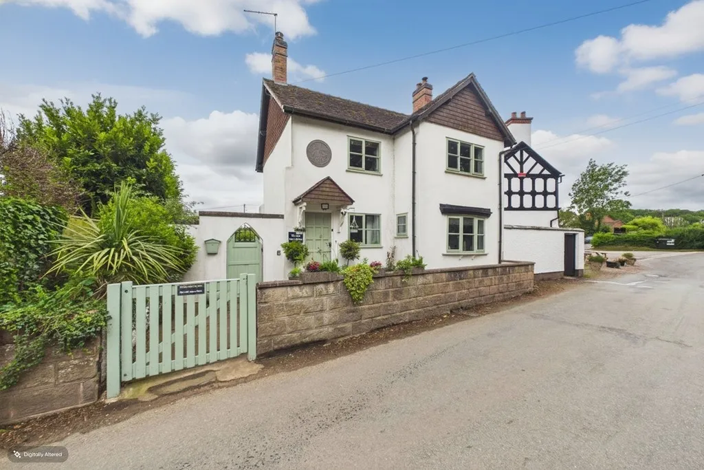 3 bed house for sale, The Old Post Office, Copmere End