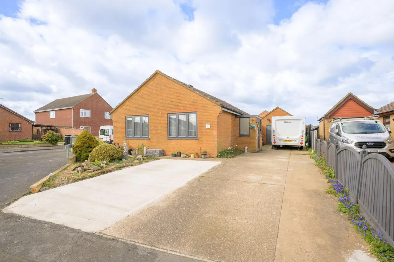 3 bed house for sale, Robinson Avenue, Alford, LN13