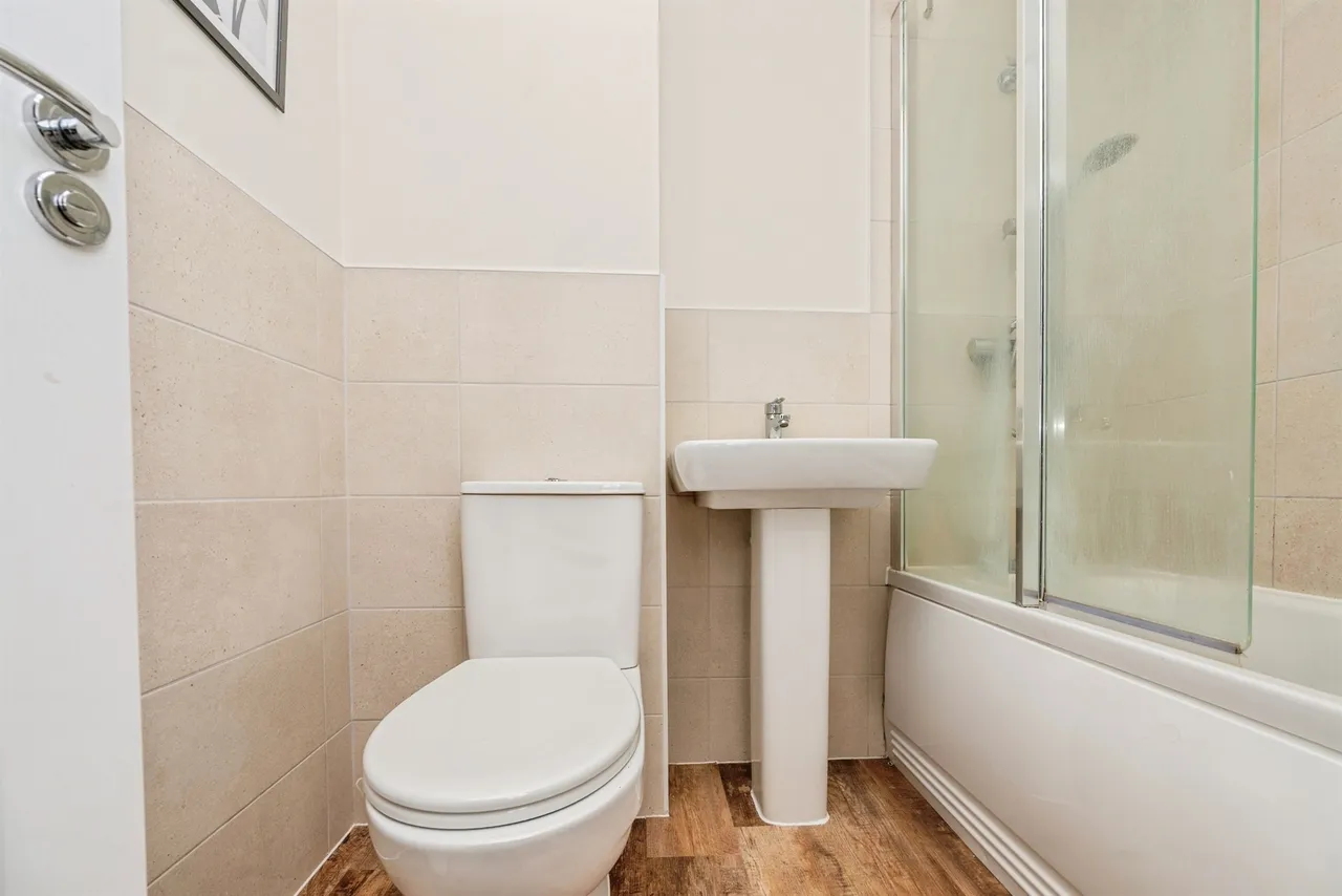 Cortland Way, Stourport-On-Severn, DY13, photo 11