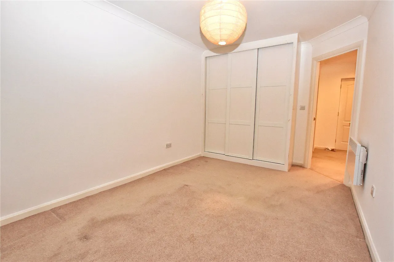 Newshaw Lane, Hadfield, SK13, photo 12