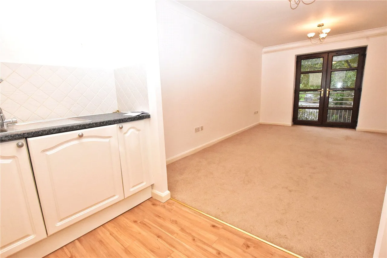 Newshaw Lane, Hadfield, SK13, photo 10