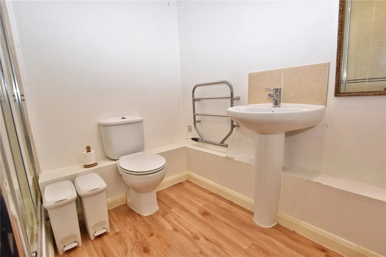 Newshaw Lane, Hadfield, SK13, photo 15