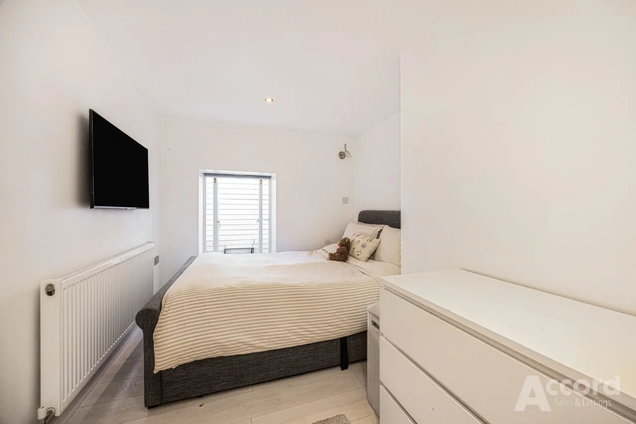 High Street, Romford, RM1, photo 10