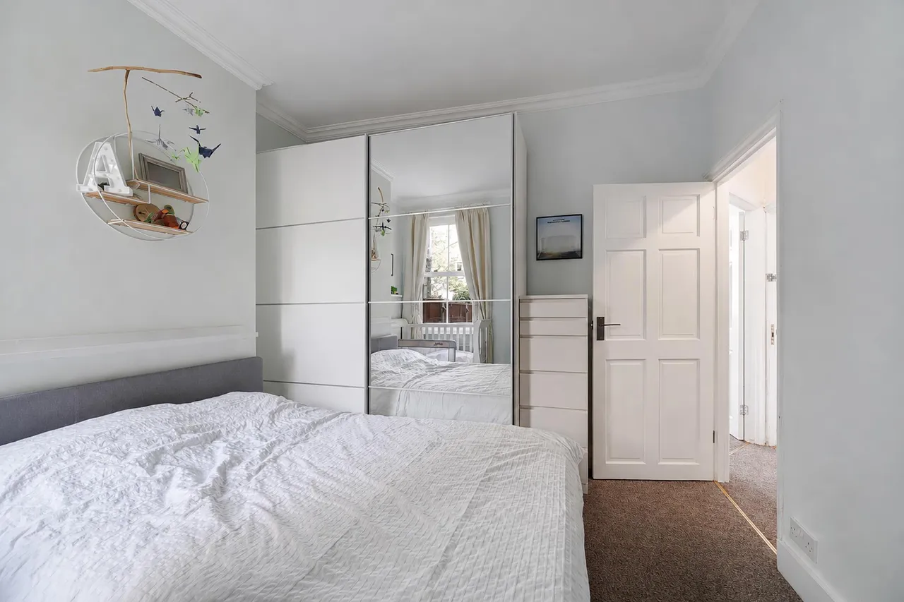 Mafeking Avenue, Brentford, TW8, photo 8