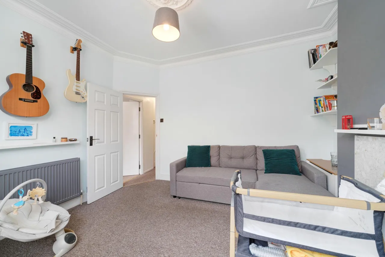 Mafeking Avenue, Brentford, TW8, photo 11
