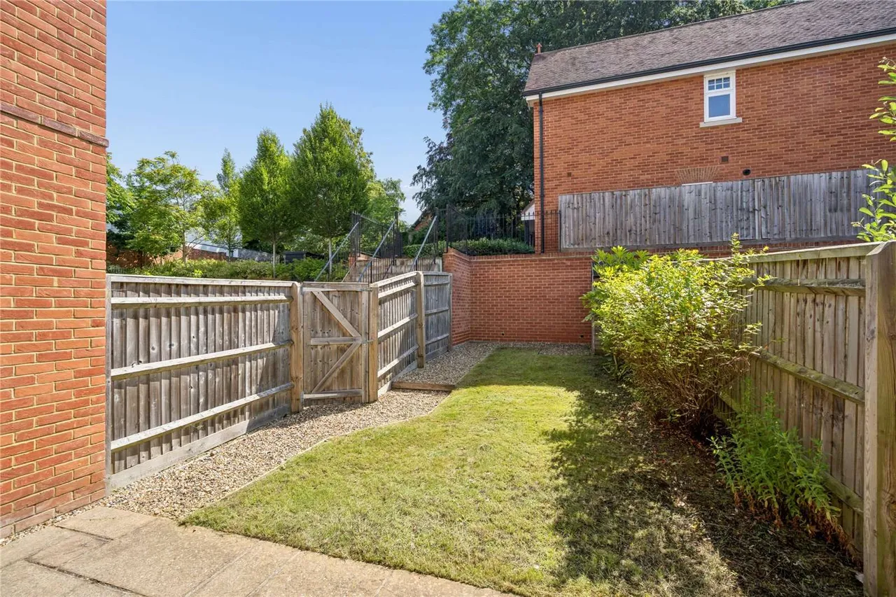 High Street, Wargrave, Reading, Berkshire, RG10 8BU, photo 6