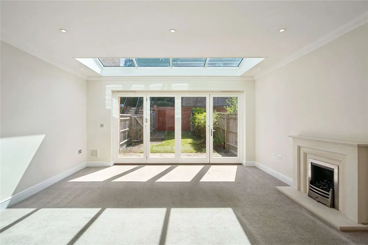High Street, Wargrave, Reading, Berkshire, RG10 8BU, photo 5