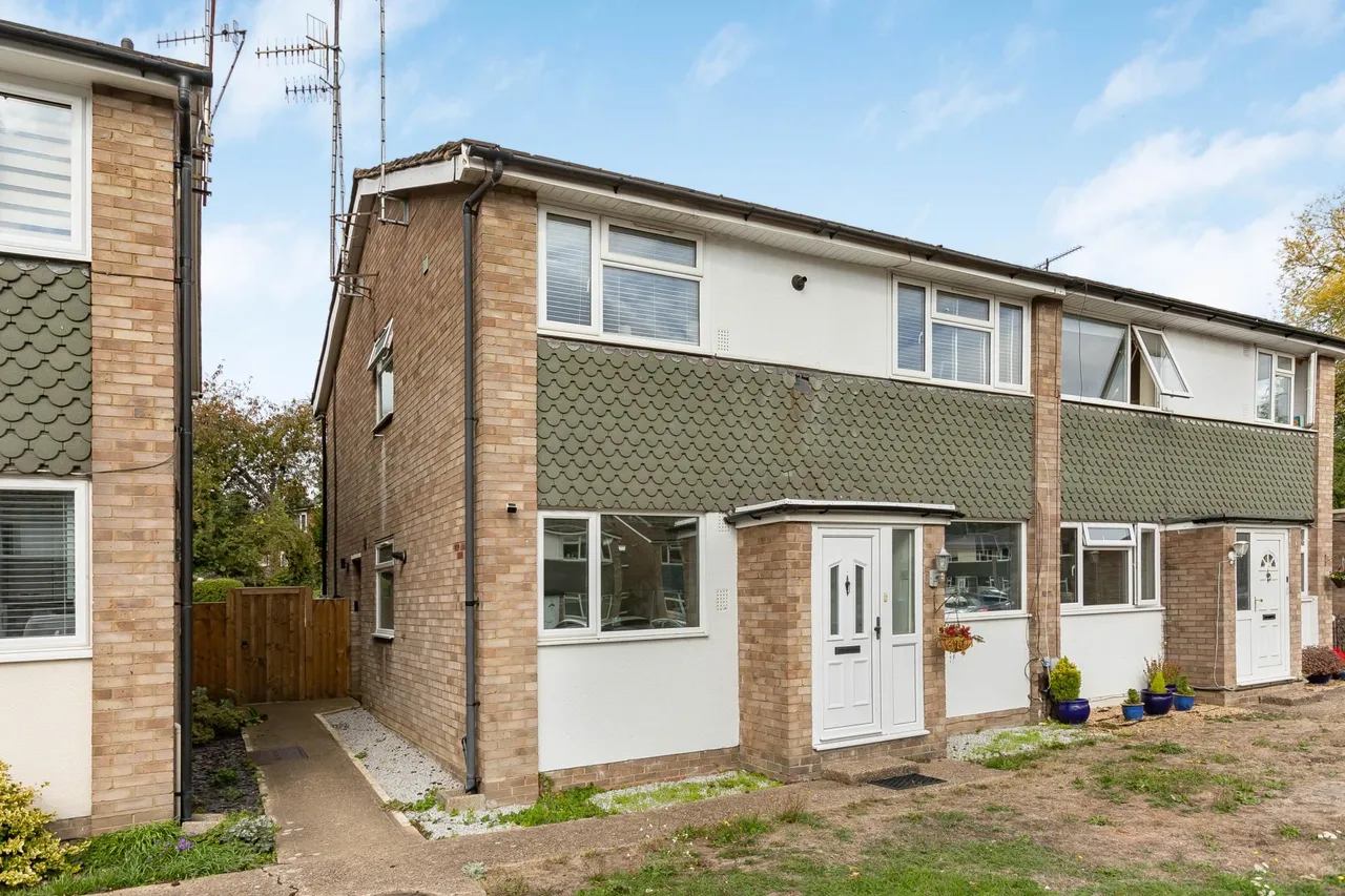 2 bed flat for sale, Sycamore Drive, St Albans, AL2