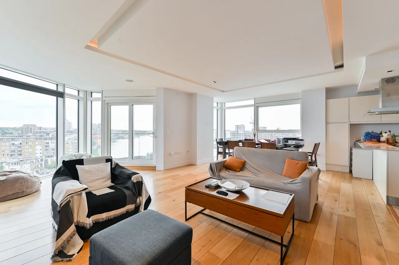 30 Ascensis Tower, Juniper Drive, London, photo 2