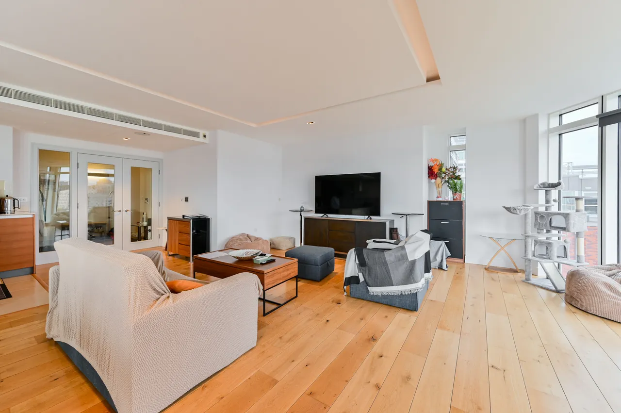 30 Ascensis Tower, Juniper Drive, London, photo 3