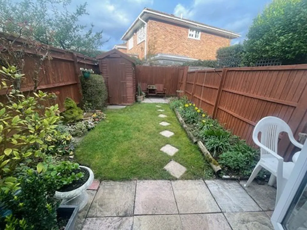 Bridgestone Drive, Bourne End SL8 5XG, photo 2