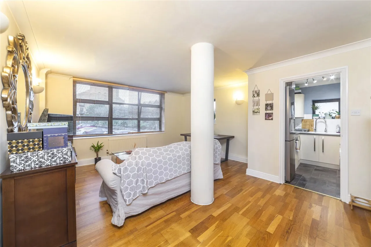 Burrells Wharf Square, London, E14, photo 12