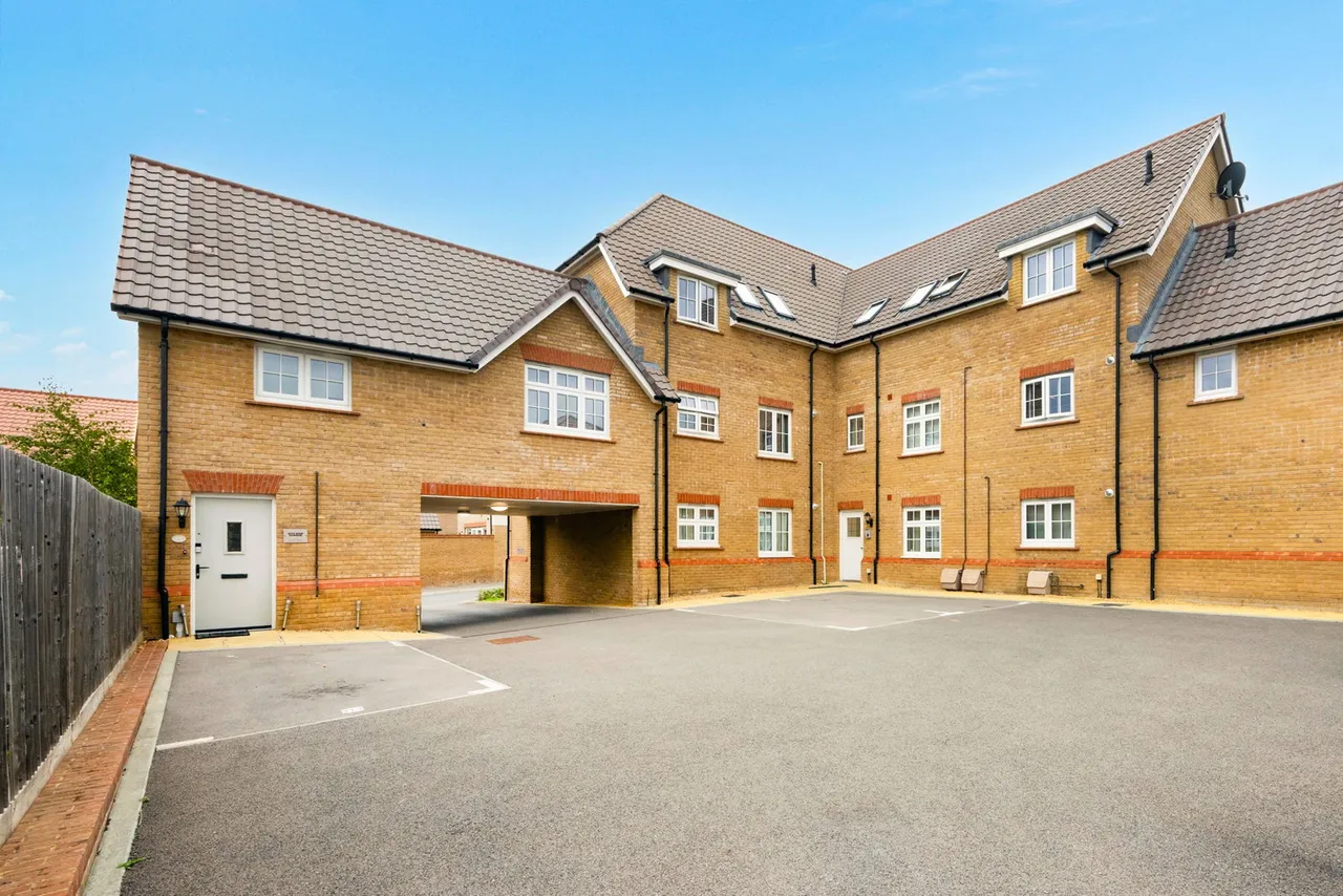 Honeysuckle Avenue, Shurdington, GL53, photo 12