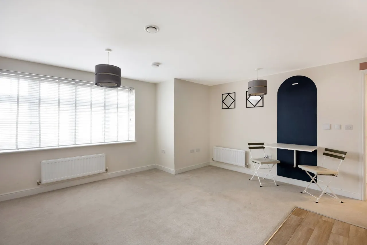 Honeysuckle Avenue, Shurdington, GL53, photo 4