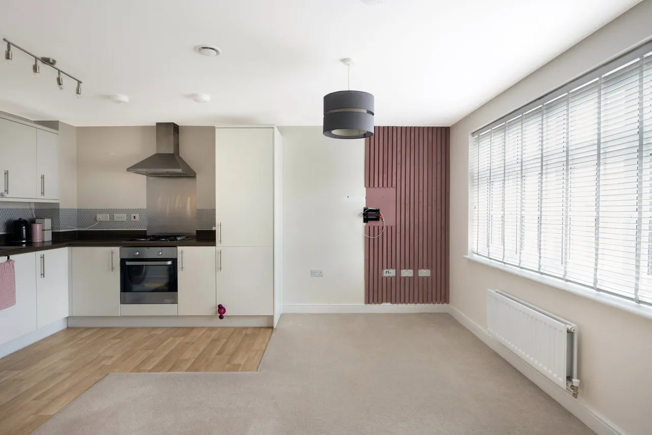Honeysuckle Avenue, Shurdington, GL53, photo 6