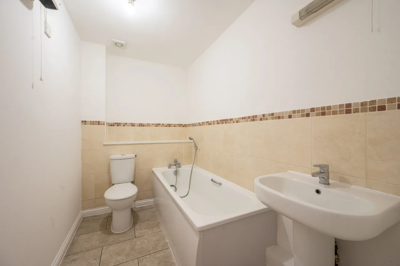 6 Luton Road, London, photo 7