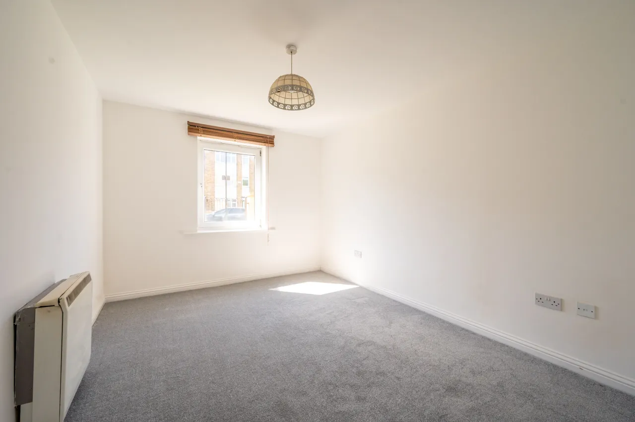 6 Luton Road, London, photo 5
