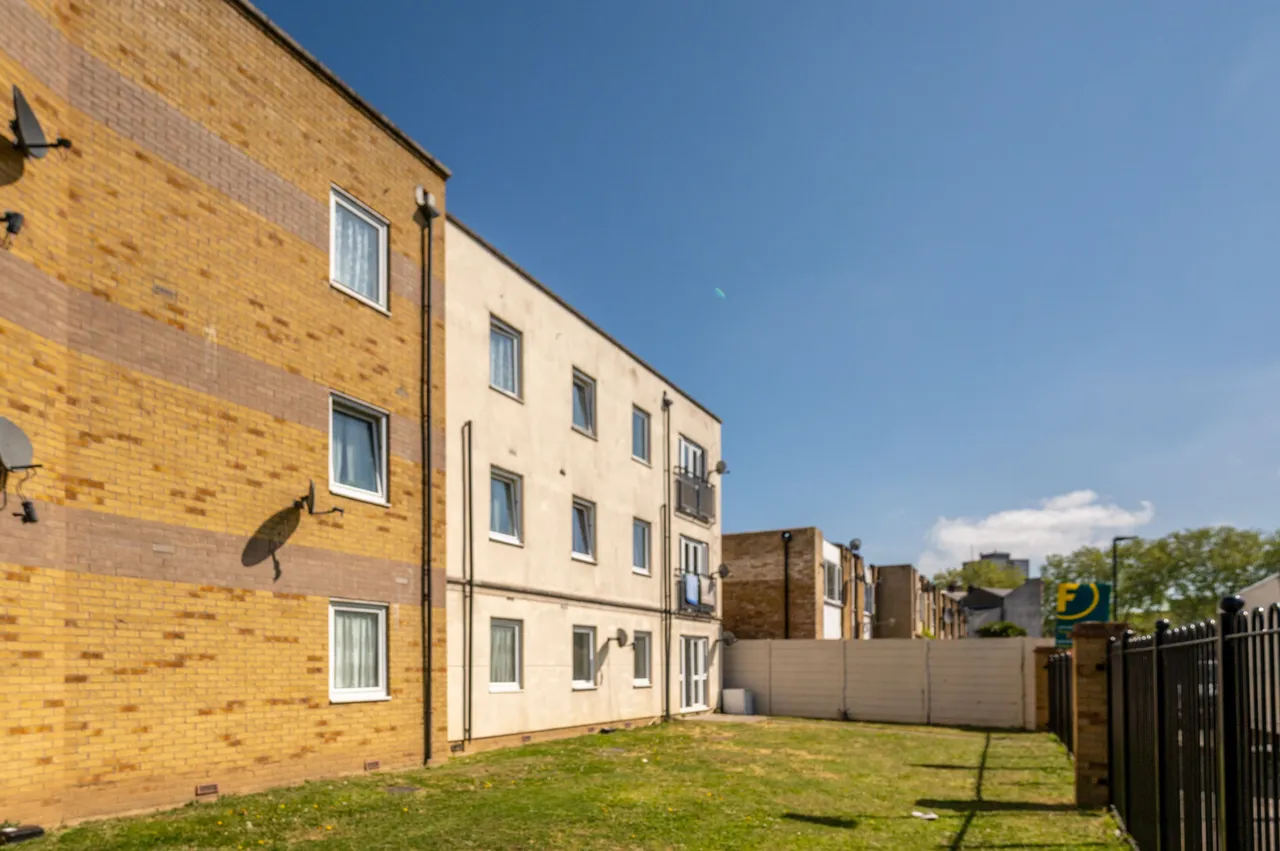 6 Luton Road, London, photo 9