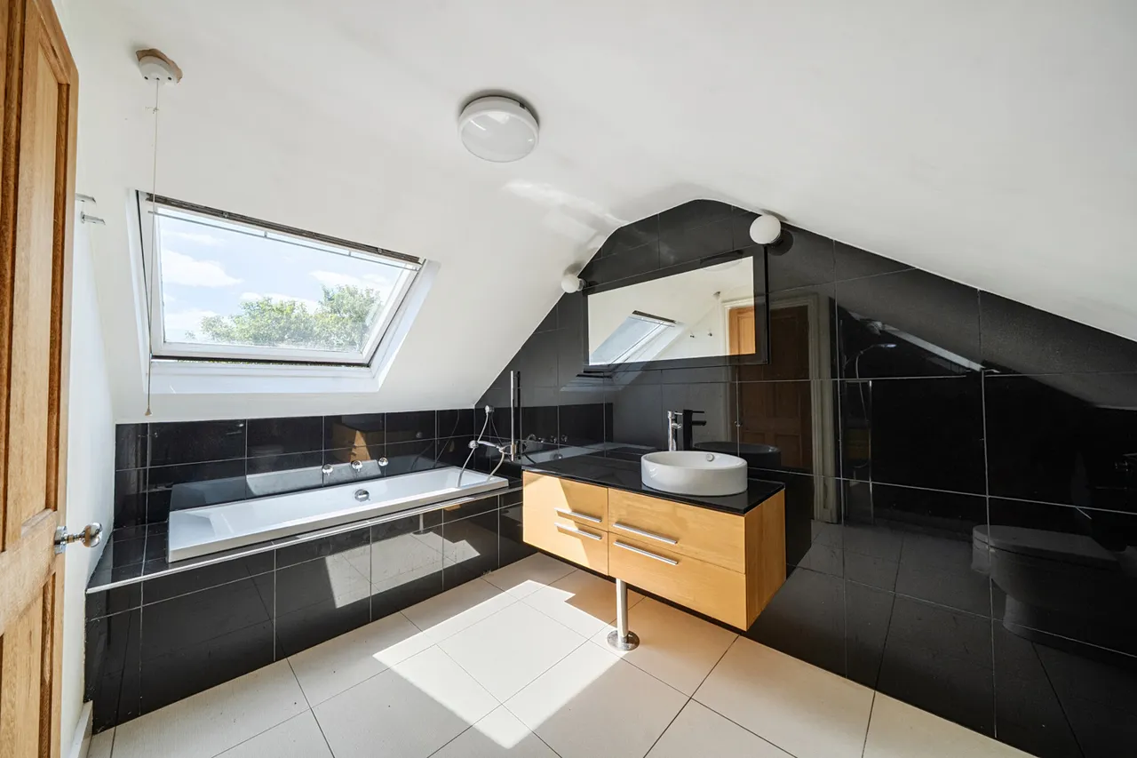 Church Lane, Mill End, WD3, photo 11
