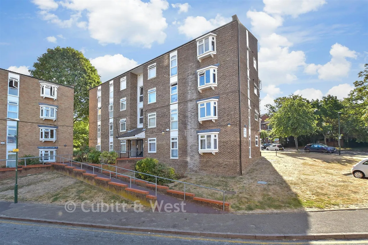 2 bed flat for sale, Ambleside Gardens, Sutton, SM2