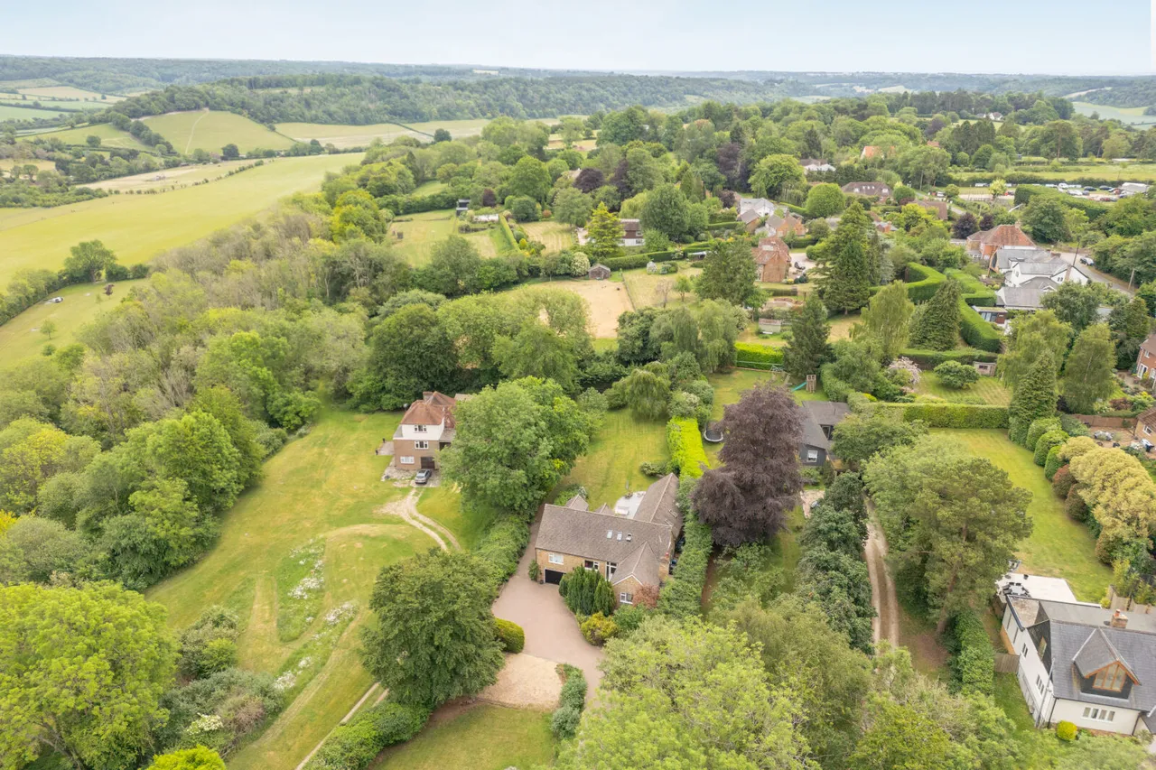 Haw Lane, High Wycombe, HP14, photo 27