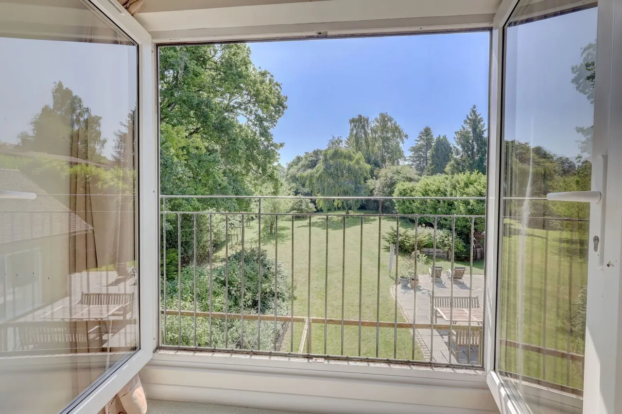 Haw Lane, High Wycombe, HP14, photo 19