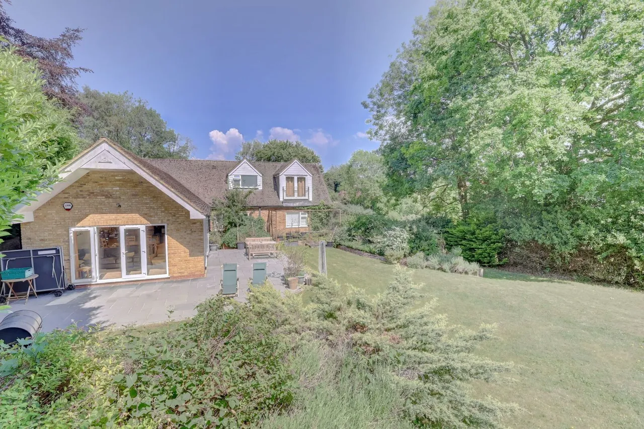 Haw Lane, High Wycombe, HP14, photo 32
