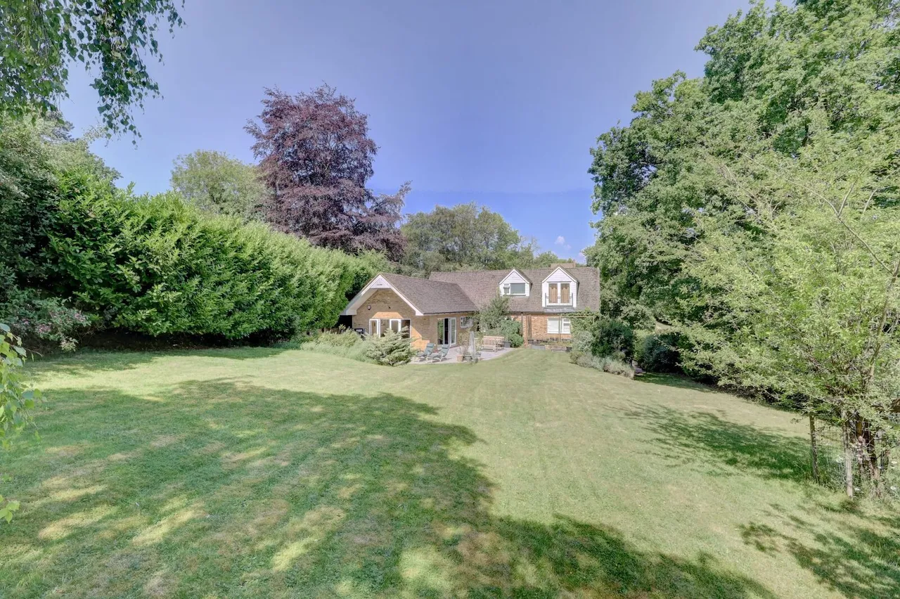 Haw Lane, High Wycombe, HP14, photo 33