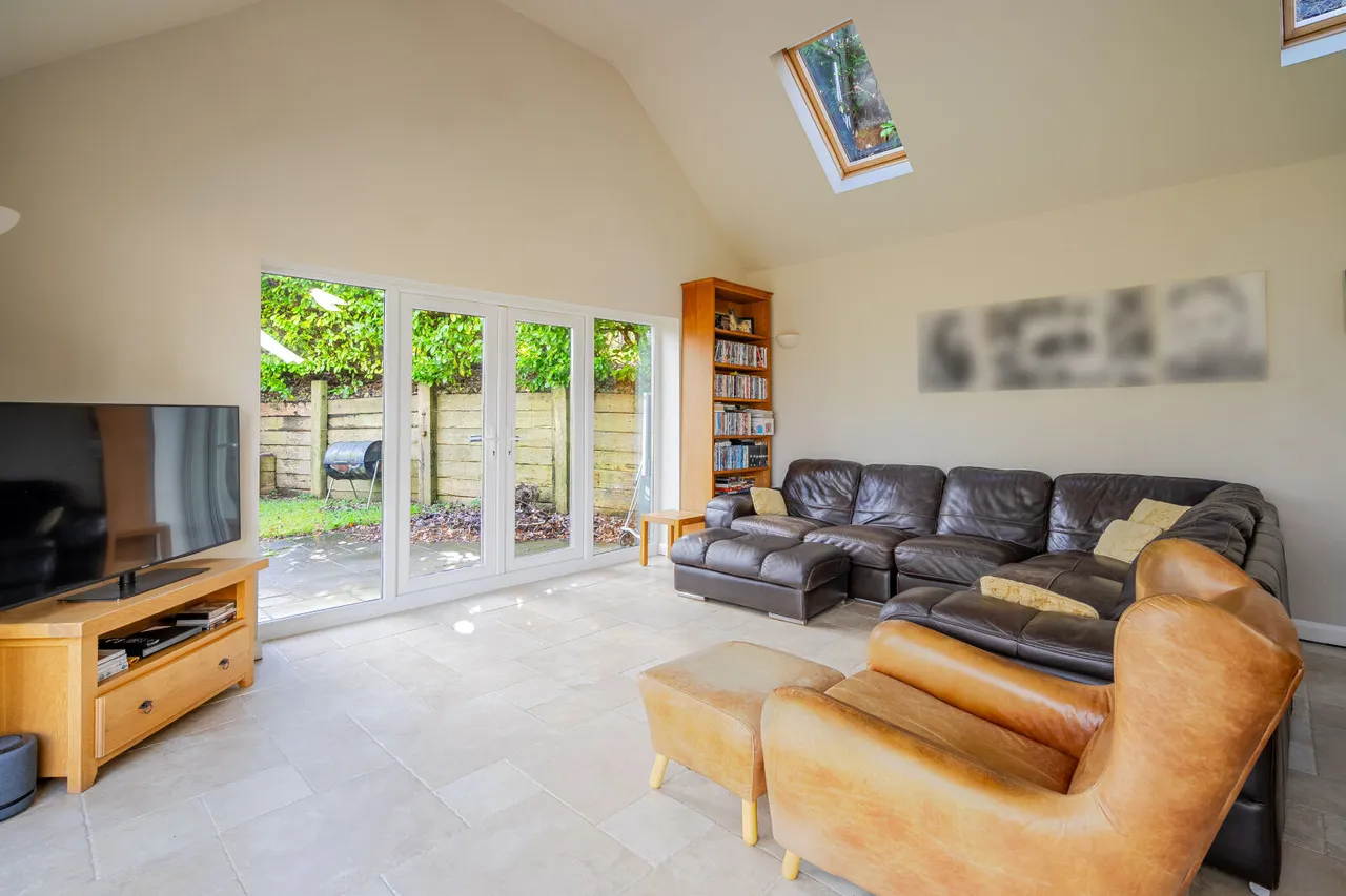 Haw Lane, High Wycombe, HP14, photo 3