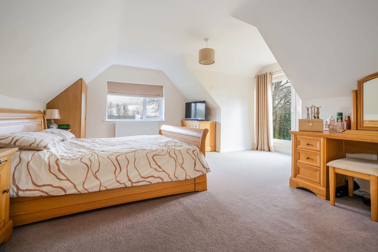 Haw Lane, High Wycombe, HP14, photo 16
