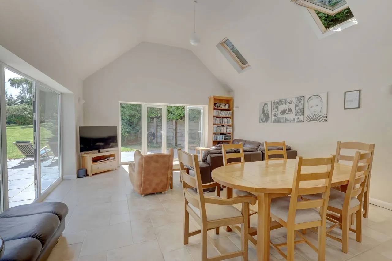 Haw Lane, High Wycombe, HP14, photo 4