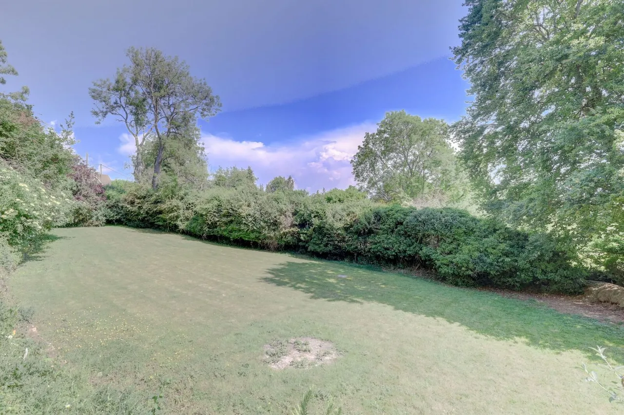 Haw Lane, High Wycombe, HP14, photo 13