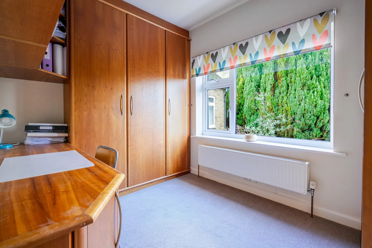 Haw Lane, High Wycombe, HP14, photo 23