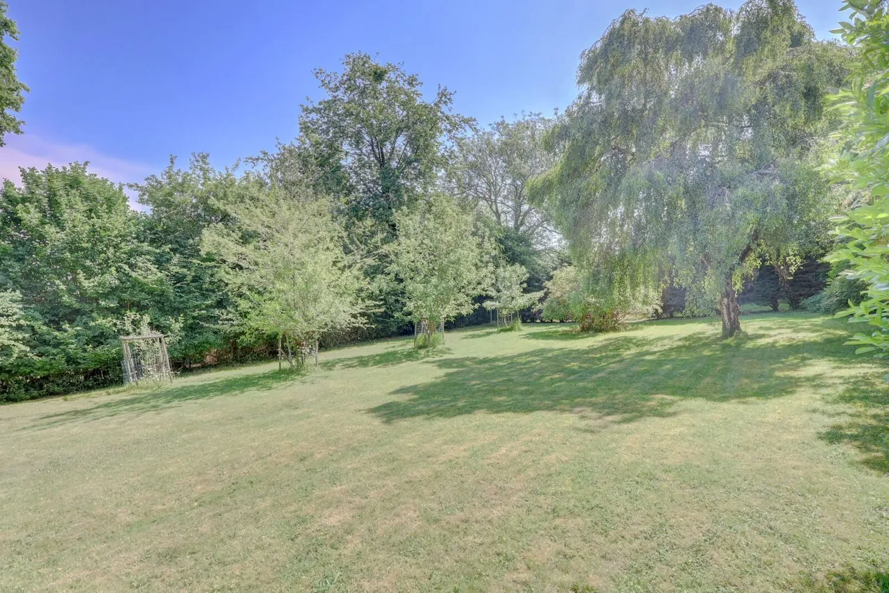 Haw Lane, High Wycombe, HP14, photo 31