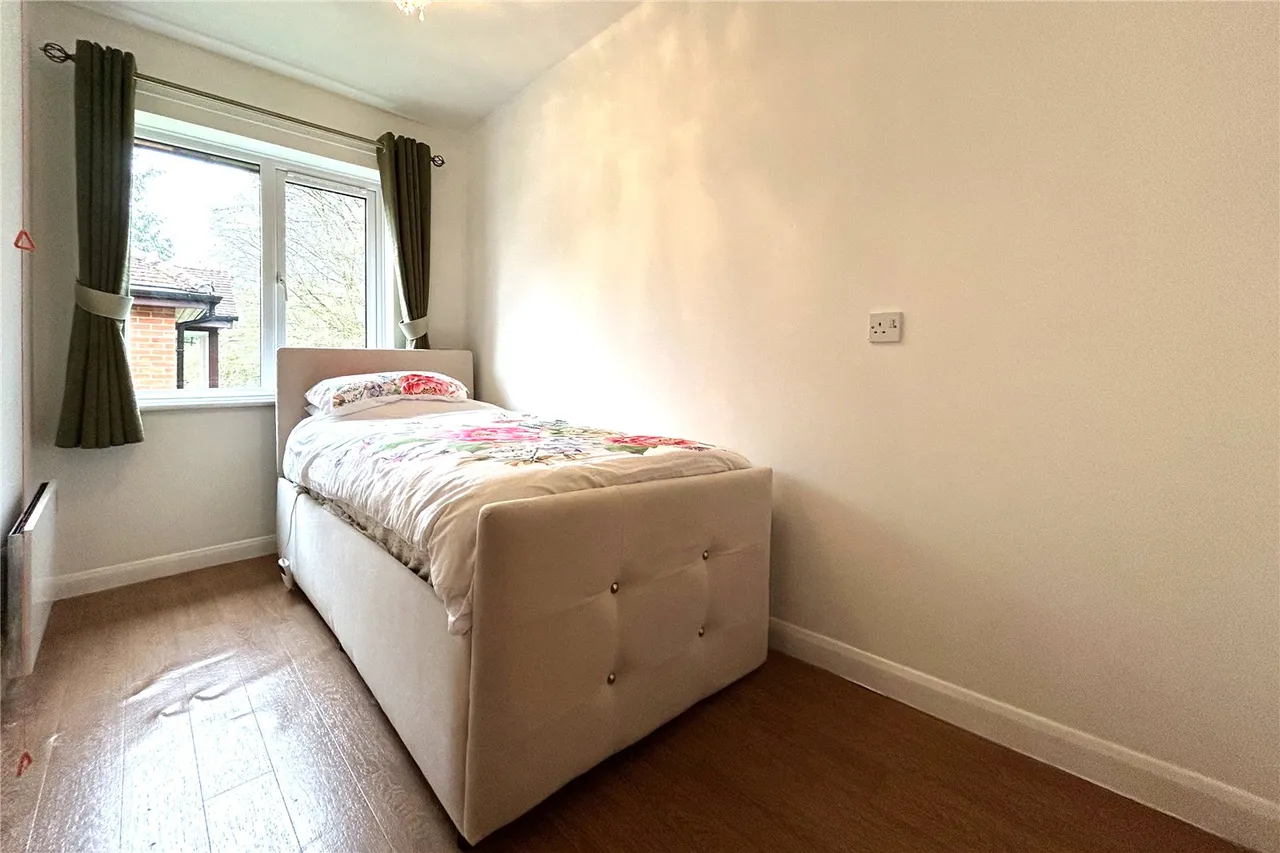 Berry Court, Hook, Hampshire, RG27 9JZ, photo 5