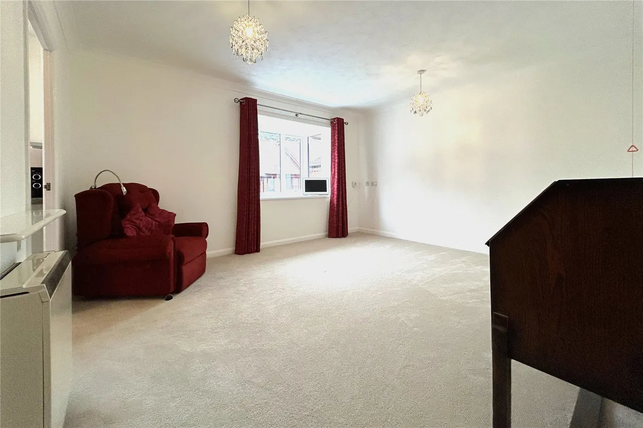 Berry Court, Hook, Hampshire, RG27 9JZ, photo 7
